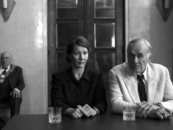 Portada de Tráiler de Fatherland de Paweł Pawlikowski