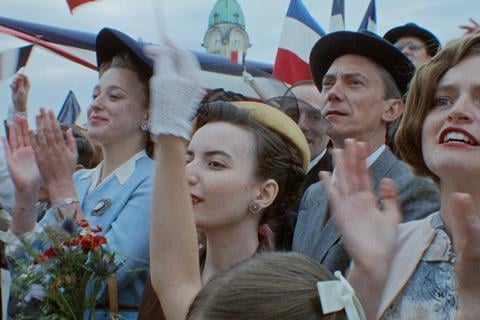 Portada de "A Man of His Time" es bien recibida por la crítica en Cannes 2026, pero la llaman tediosa